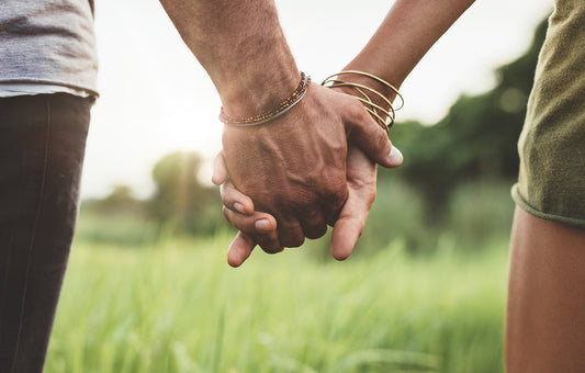 Tomados de la mano, difundimos amor – Equipo de Voluntarios de Opal